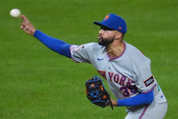Mets put their closer Devin Williams on 15-day injured list